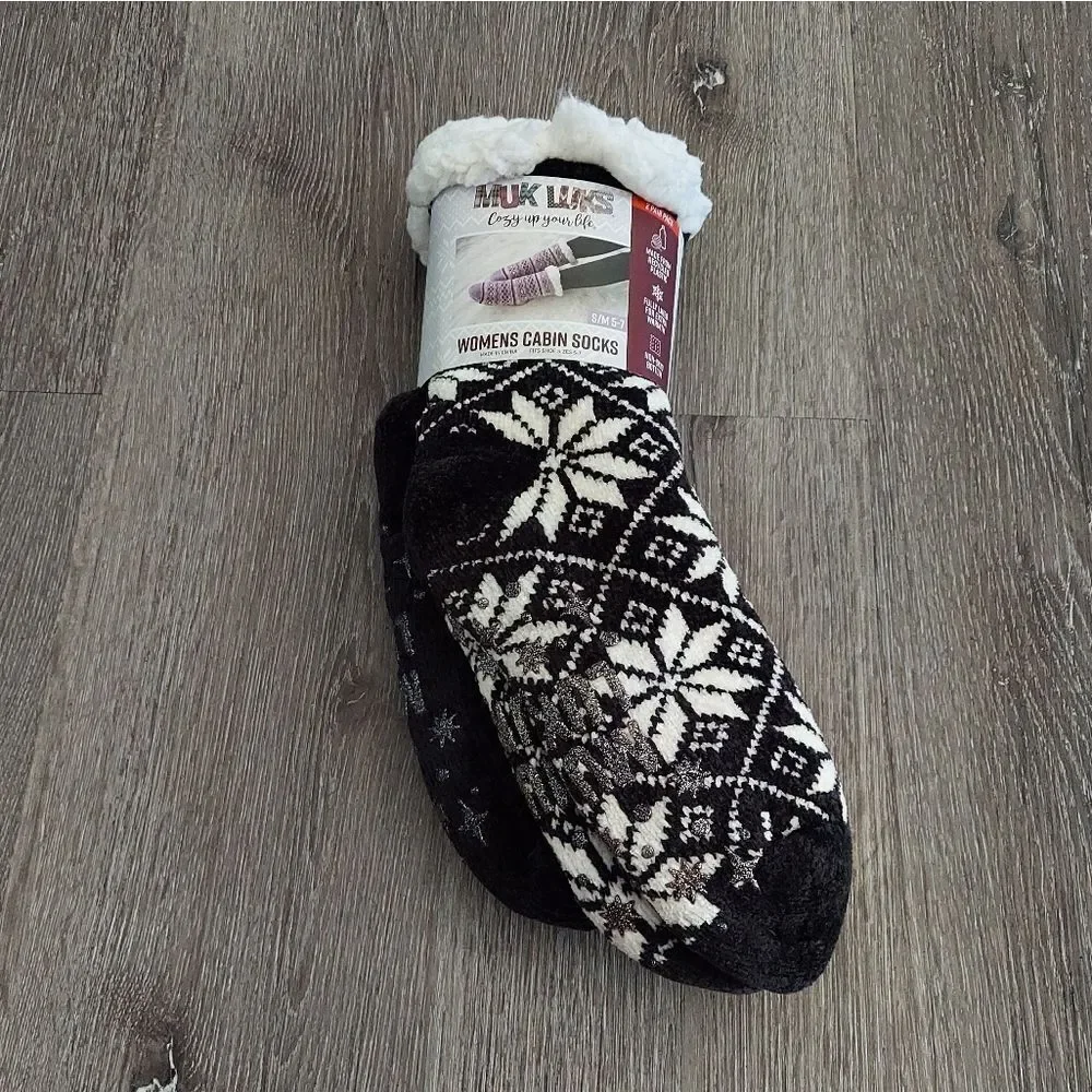 Muk Luks Women's Black and White Cabin Socks Small/Medium 5-7